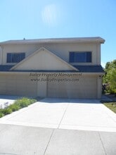 Building Photo - 2042 Dolphin Dr