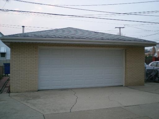 Building Photo - 5824 W 79th St