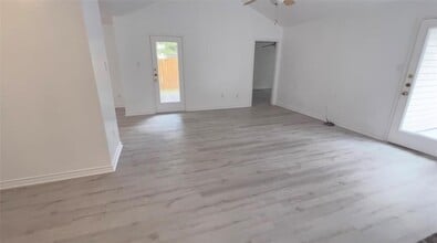 Building Photo - 1419 Valley Landing Dr