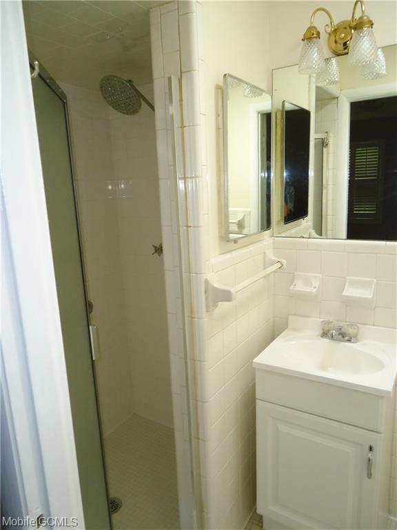 Foto del edificio - 767 Ashwood Dr E