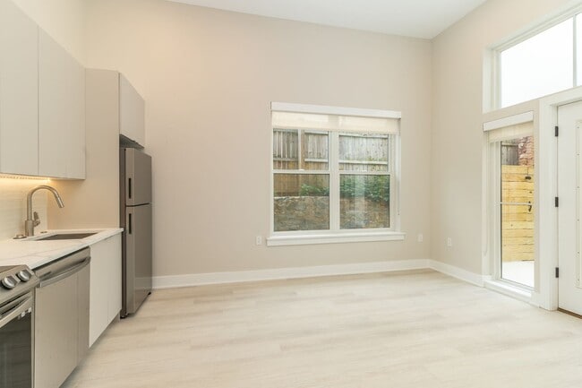 Interior Photo - The Maven
