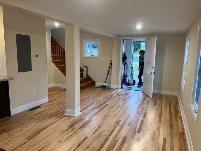 Foto del edificio - 389 E Allen St