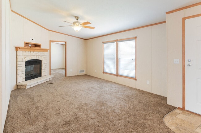 Building Photo - 202 Wild Flower Dr