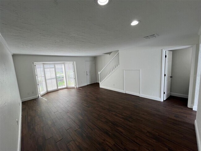 Foto del edificio - 301 S Bungalow Park Ave