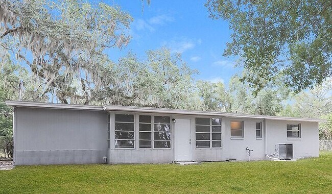 Foto del edificio - 570 Clark St