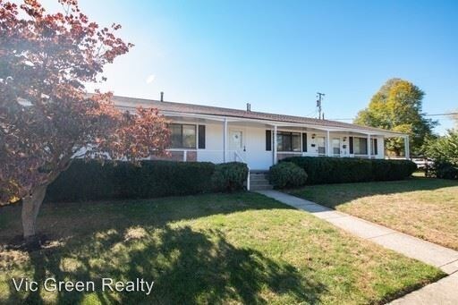 Primary Photo - 1304 Devon Ave