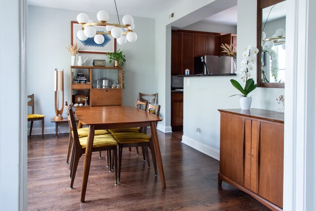 Building Photo - 4808 N Paulina St