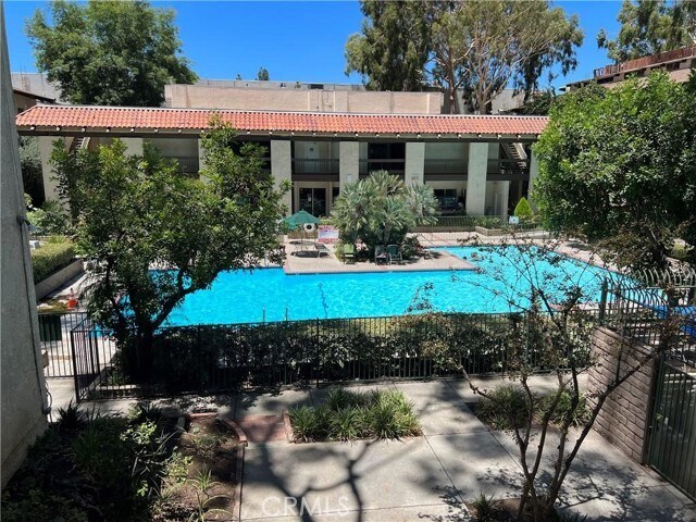 Foto del edificio - 5460 White Oak Ave