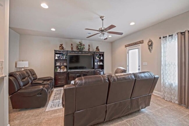 Building Photo - 8879 White Ibis Way