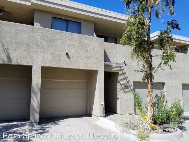 Building Photo - 940 E Palm Canyon Dr