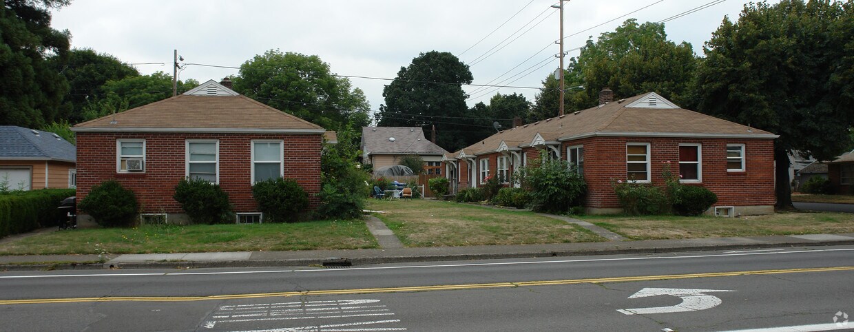 Foto principal - 380-396 17th St SE