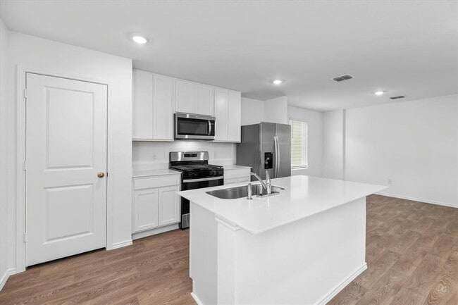 Building Photo - 456 Sandringham Lp