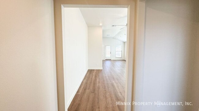 Building Photo - 2131 Langford Ave