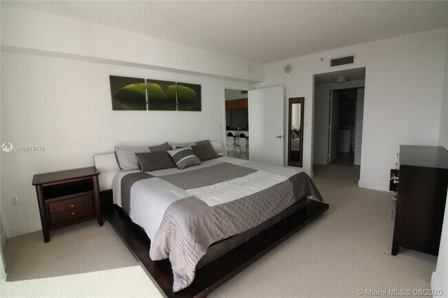 Foto del edificio - 1750 N Bayshore Dr 3612 Miami Fl 33132