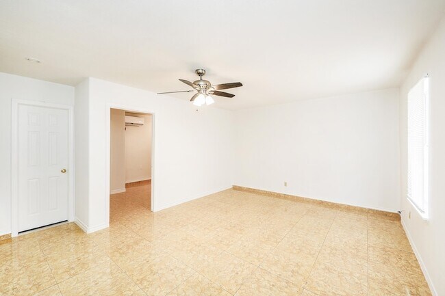 Foto del edificio - 1005 Andrew Ave