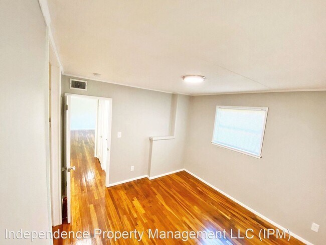 Building Photo - 4 br, 1.5 bath House - 5301 Woodbine Ave.