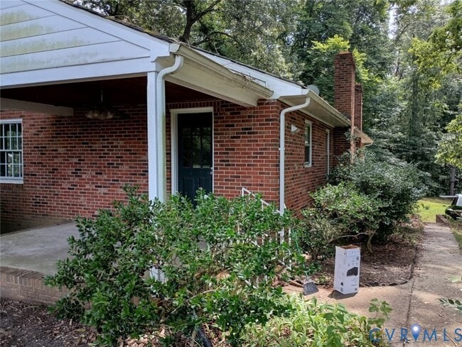 Building Photo - 4749 Richmond Tappahannock Hwy