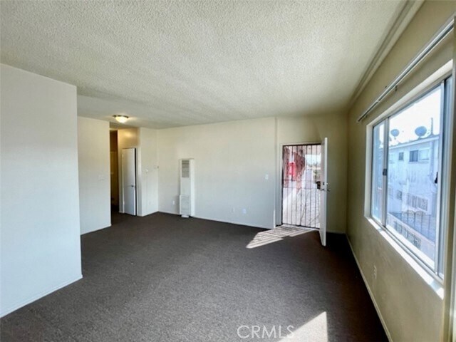 Foto del edificio - 11147 Raymond Ave