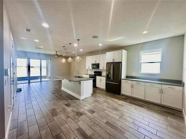 Building Photo - 710 Spring Creek Dr