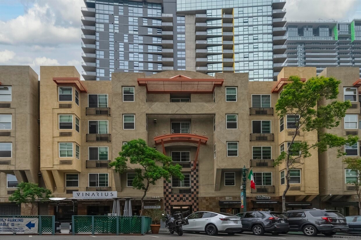 Foto principal - 1435 India St