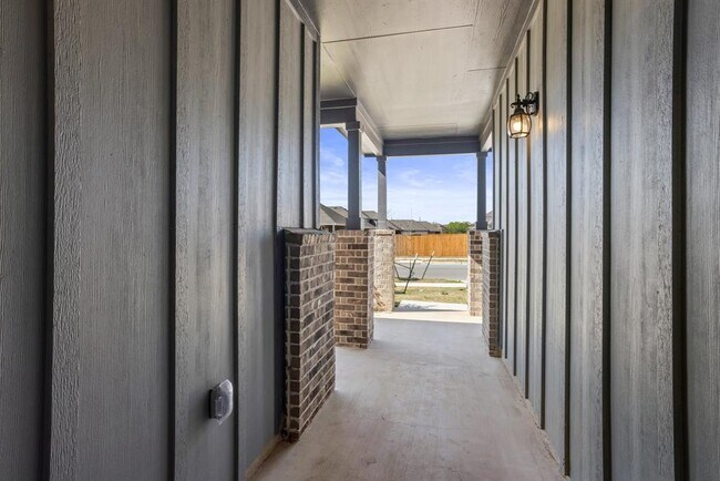 Foto del edificio - 305 Brooks Ranch Dr