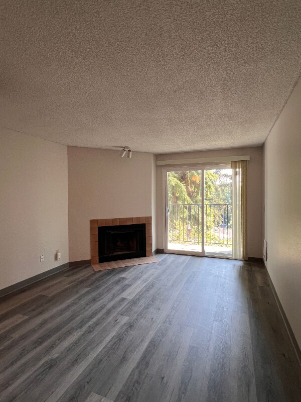 Building Photo - 10522 Lake City Way NE