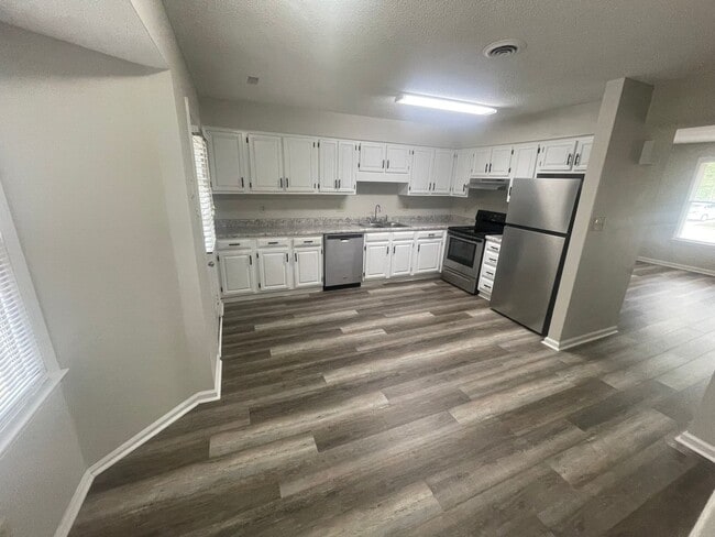 Building Photo - 5311