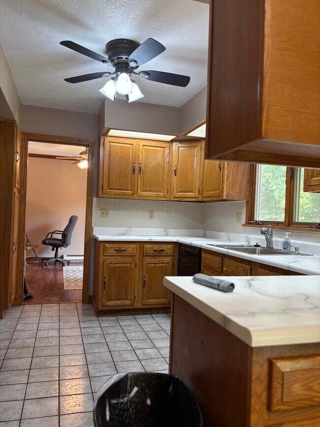 Foto del edificio - Charming 4 beds 2.5 baths in Sunbury!