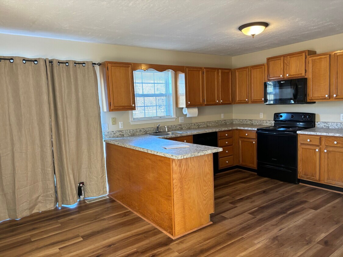 Building Photo - 940 Nottingham Dr