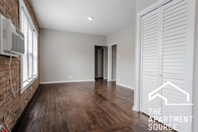 Foto del edificio - 3425 N Elaine Pl