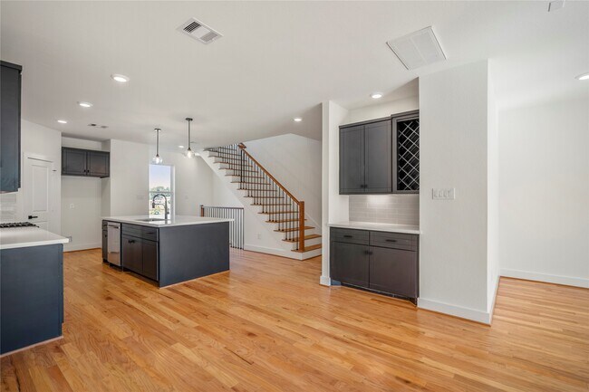 Building Photo - 6324 Del Rio St