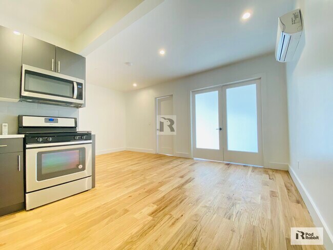 Foto del edificio - 1471 Nostrand Ave