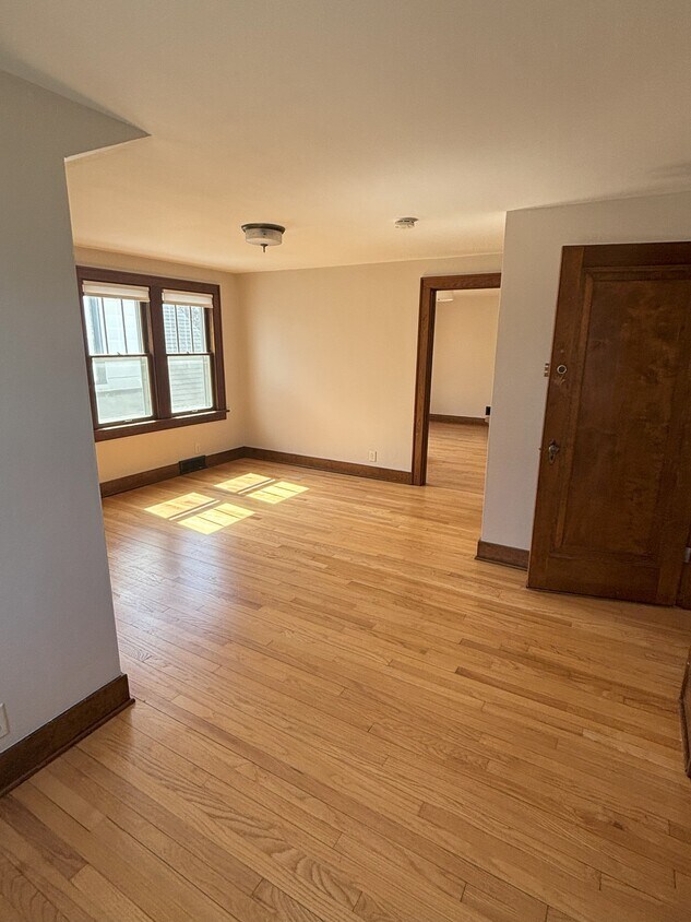 Loads of sunlight - 174 Dixon St