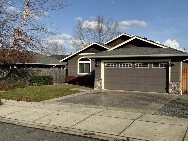 Foto del edificio - 1575 SW Yucca Dr