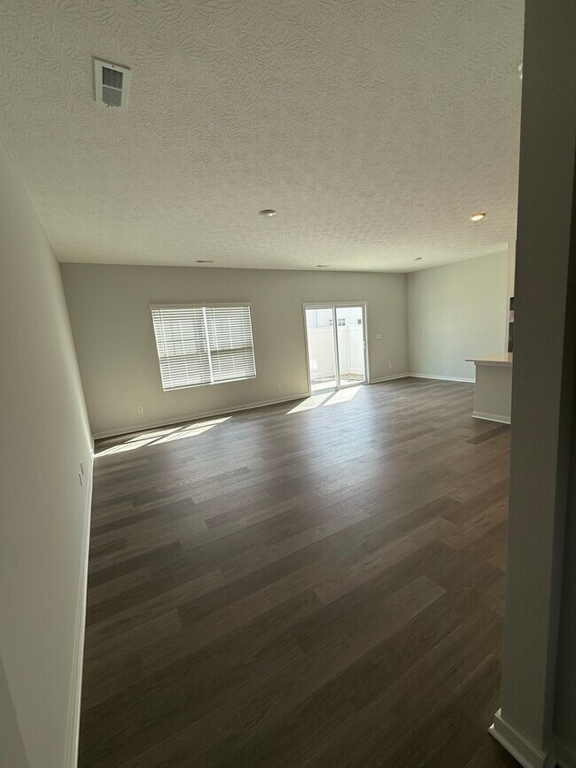 Living/ Dining Area - 6361 Darby Plains St