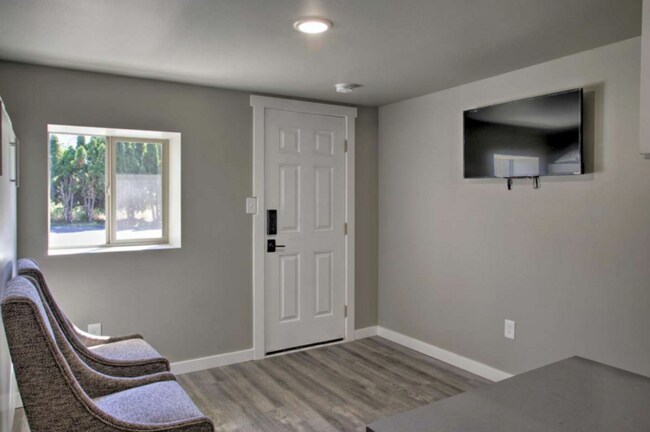 Foto del edificio - 10625 E Trent Ave