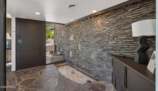 Foto del edificio - 6102 E Quartz Mountain Rd