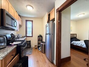 Building Photo - 146 Webster Ave