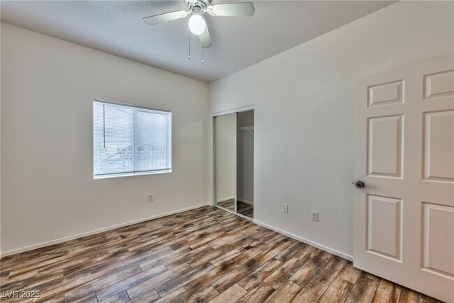 Foto del edificio - 2291 W Horizon Ridge Pkwy