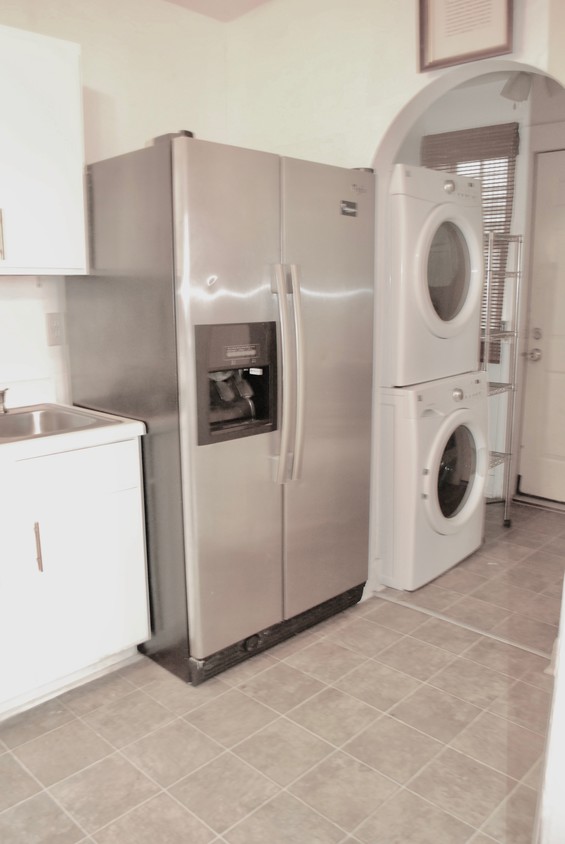 Foto principal - 3520 N Western Ave