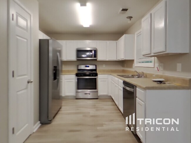 Foto del edificio - 329 Greystone Cir
