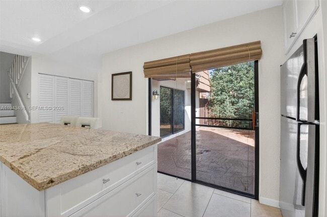 Foto del edificio - 3007 San Clara Dr