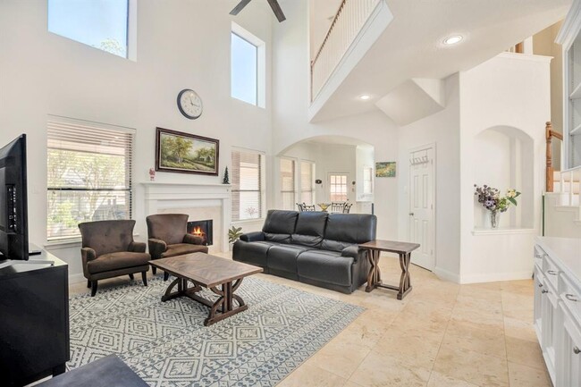 Foto del edificio - 301 Winding Oak Ln S