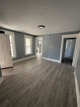 Building Photo - 912 Saratoga St