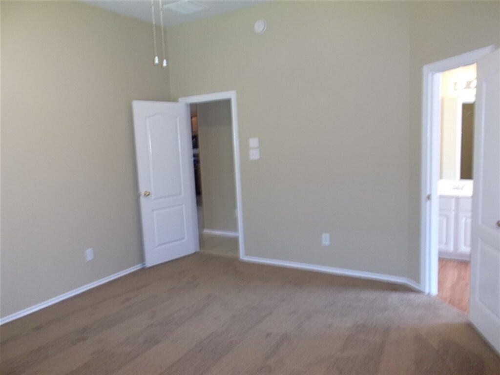 Foto del edificio - 1835 Manor Dr