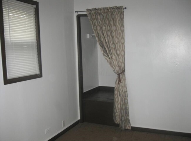 Bedroom. - 168 E Innis Ave