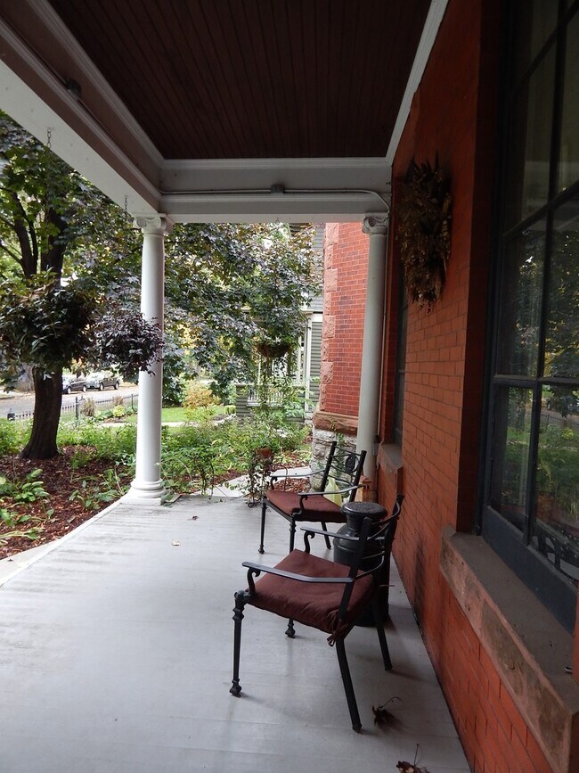 Foto del edificio - 462 Holly Ave