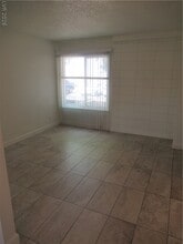 Building Photo - 357 E Van Wagenen St