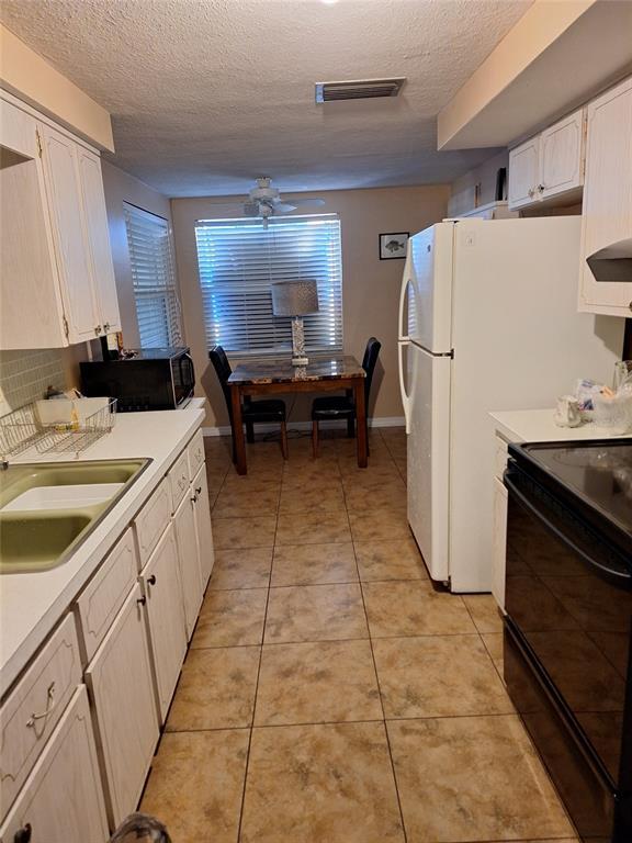 Building Photo - 1550 Roundtree Rd