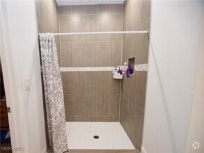Building Photo - 5044 NE Tradewinds Cir